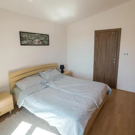 Maja Apartment *